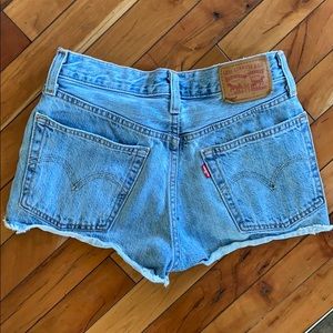 Vintage Light Wash Levi Shorts